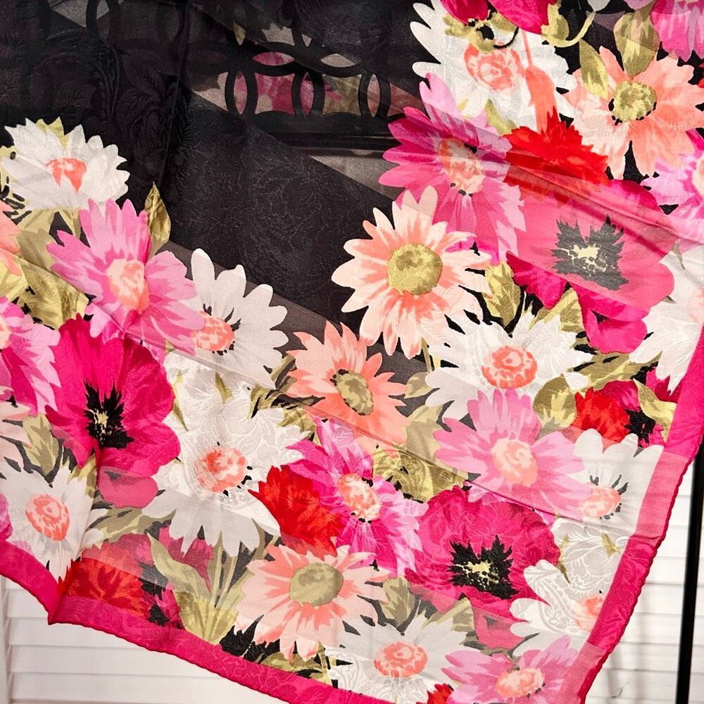VTG Oscar by Oscar De La Renta 100% Silk Scarf Pink & Black Flowers 21” Square - Picture 4 of 8